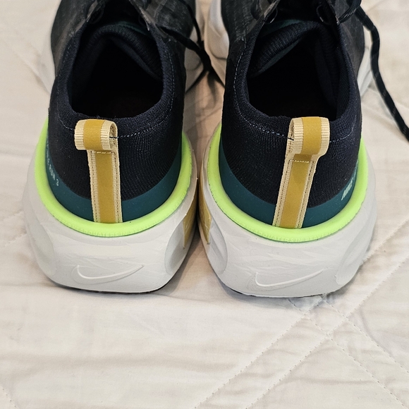 Nike Invincible 3 - Picture 2 of 5